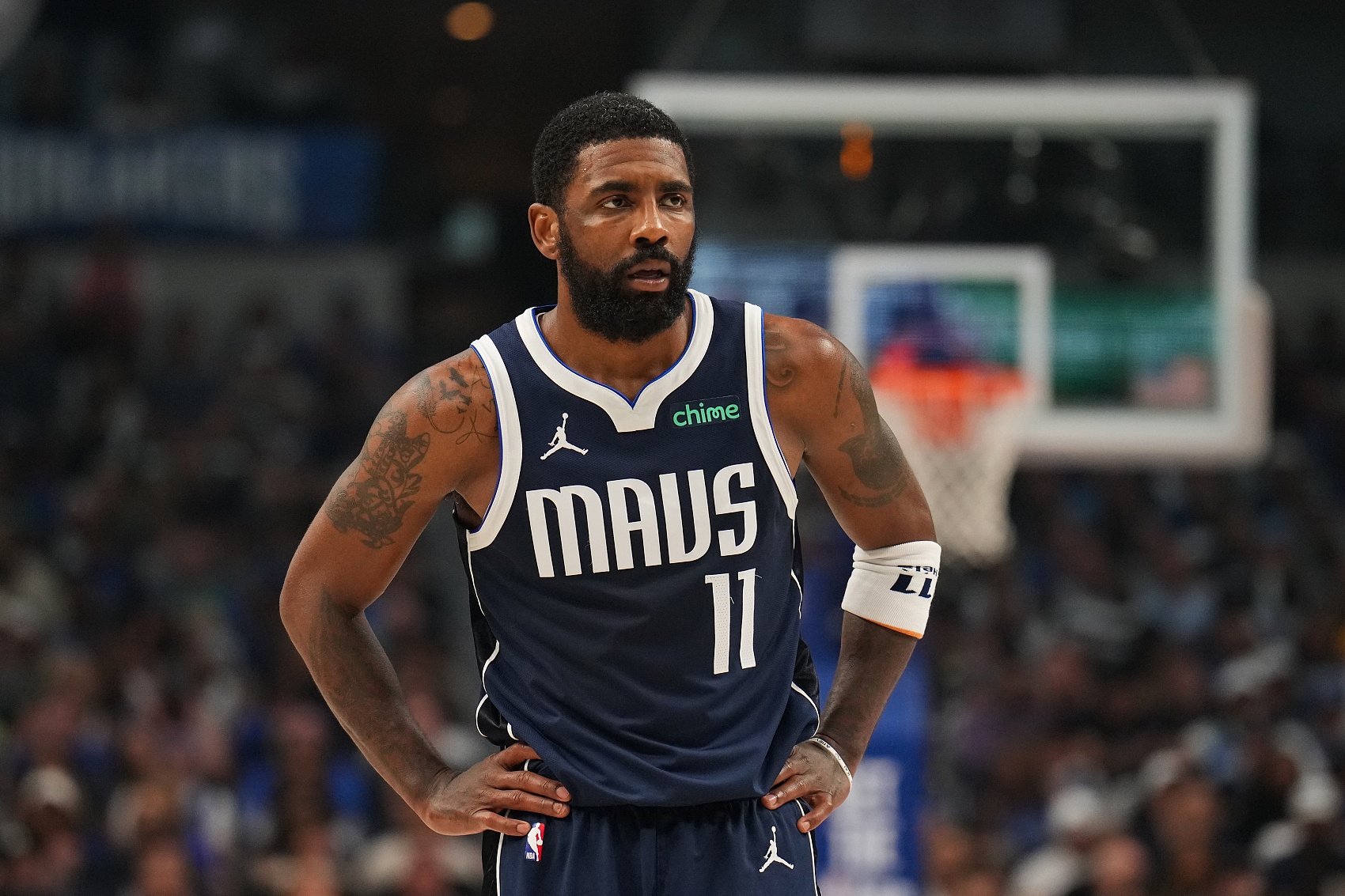 不是辽宁人却帮辽篮夺四冠，娶体制美女当辽宁女婿，选择体面离开.