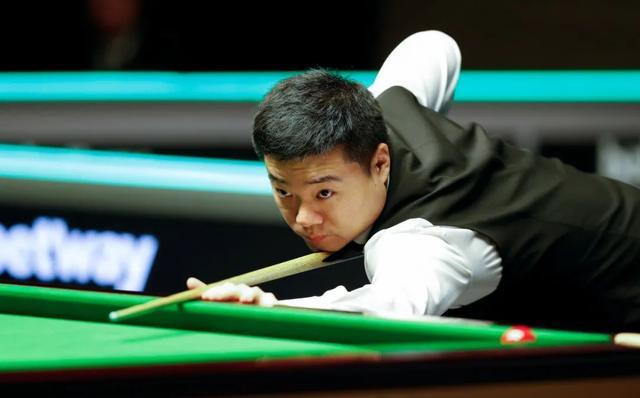 【中超】“背靠背”被灌12球，梅州客家遭山东泰山“双杀”.